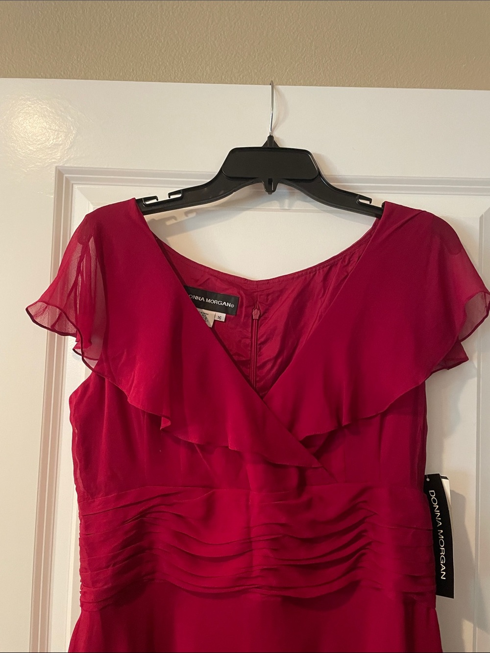 Donna Ricco Ruffled V-Neck Magenta Midi Dress 100% silk - Picture 4 of 8